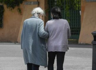 Bonus colf e badanti 2024, requisiti Isee e come fare domanda