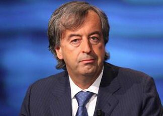 Burioni: “Con vaccino covid meno infarti e ictus, basta bugie”