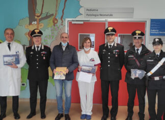 Natale 2023, i Carabinieri portano i doni ai bimbi in ospedale a Livorno Natale 2023, i Carabinieri portano i doni ai bimbi in ospedale a Livorno