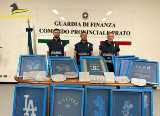 Filiera del falso a Prato, marchi contraffatti. Profitti illeciti per milioni di euro Filiera del falso a Prato, marchi contraffatti. Profitti illeciti per milioni di euro