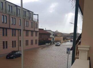 Maltempo in Toscana, Marina di Pisa ancora invasa dal mare Maltempo in Toscana, Marina di Pisa ancora invasa dal mare
