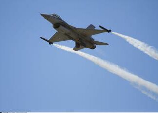 Ucraina, F-16 in arrivo. Russia: “Servono più armi per guerra”
