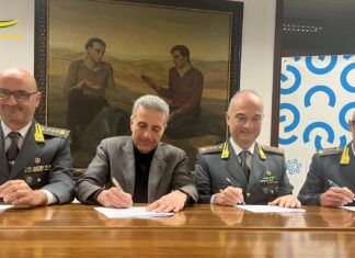 Gdf e Camera di Commercio, insieme contro contraffazione e abusivismo Gdf e Camera di Commercio, insieme contro contraffazione e abusivismo