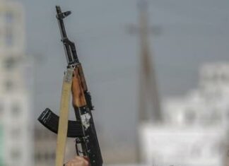 Mar Rosso, Houthi: “Attaccati due cacciatorpedinieri Usa”