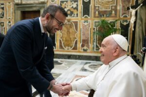 Papa Francesco e don Milani, incontro nel segno di 'I Care'