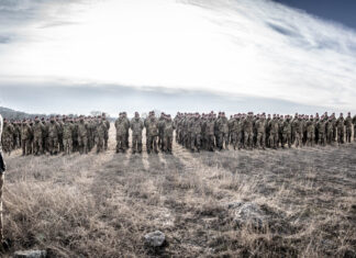 Sindaco di Pistoia in Ungheria, visita a paracadutisti Nembo Sindaco di Pistoia in Ungheria, visita a paracadutisti Nembo