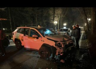 Tassista aggredito a Firenze, colleghi a Palazzo Vecchio e dal prefetto Tassista aggredito a Firenze, colleghi a Palazzo Vecchio e dal prefetto