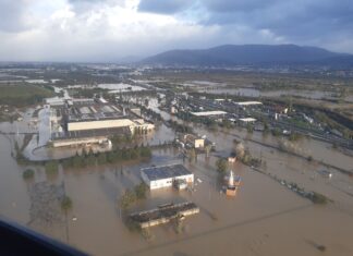 Alluvione in Toscana, appello di Giani: “Compilate richiesta danni” Alluvione in Toscana, appello di Giani: "Compilate richiesta danni"