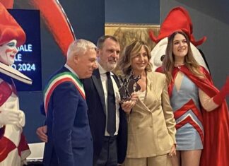 Carnevale di Viareggio 2024, premiati Marco Tardelli e Myrta Merlino Carnevale di Viareggio 2024, premiati Marco Tardelli e Myrta Merlino