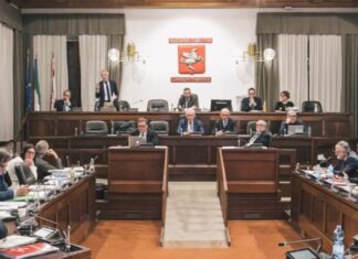 Manganelli contro studenti, Consiglio regionale: “Ferma condanna” Manganelli contro studenti, Consiglio regionale: "Ferma condanna"