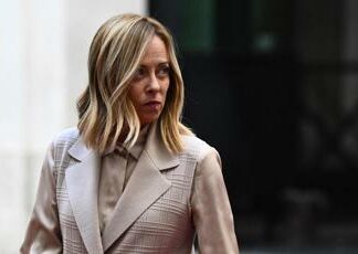 Cortei, Meloni: “In Italia ci sono professionisti del disordine pubblico”