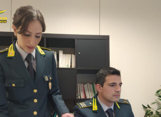Guardia di Finanza Pistoia, colf evasori per 1.5 milioni La Guardia di Finanza di Pistoia ha individuato 25 collaboratori domestici risultati evasori totale