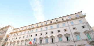 Iran, Palazzo Chigi: “Civili non possono pagare il prezzo delle colpe del regime”