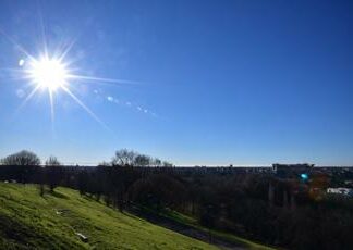 Meteo, weekend misto: pioggia domani, poi la spallata della primavera