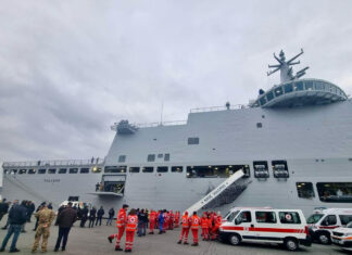 Nave Vulcano con bimbi palestinesi, i piccoli al Meyer di Firenze Nave Vulcano con bimbi palestinesi, i piccoli al Meyer di Firenze