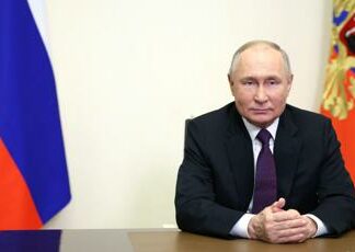 Russia, Putin: “Nel mondo più amici che nemici”. Medvedev: “Guerra nucleare mai così vicina”