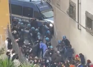 Studenti picchiati a Pisa, Mattarella: “Manganelli su ragazzi fallimento” Studenti picchiati a Pisa, Mattarella: "Manganelli su ragazzi fallimento"