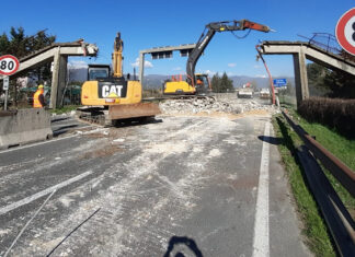 Tangenziale Pistoia, demolita passerella. Sindaco: “Riapertura in tempi rapidi” Tangenziale Pistoia, demolita passerella. Sindaco: "Riapertura in tempi rapidi"