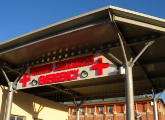 Solaio crolla a Forte dei Marmi, quattro feriti. Grave un operaio Solaio crolla a Forte dei Marmi, quattro feriti. Grave un operaio