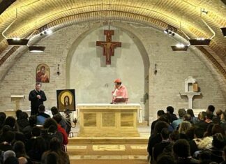 Derubato arcivescovo di Siena, furto in auto mentre celebra Messa Derubato arcivescovo di Siena, furto in auto mentre celebra Messa
