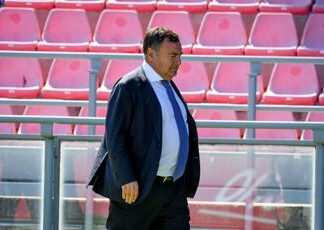 Atalanta-Fiorentina rinviata, malore per dg viola Barone