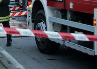 Auto contro guard rail, due morti nel vercellese