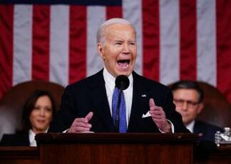 Biden, il discorso sullo Stato dell’Unione: “Il mio messaggio per Putin: non mi inchino”