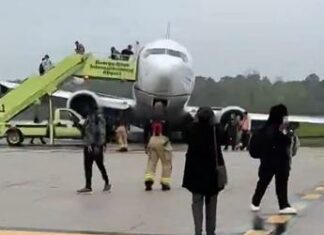 Boeing 737 Max fuori pista a Houston, passeggeri illesi – Video
