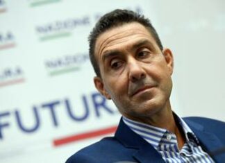 Caso Vannacci, la difesa: “Generale non risulta sotto indagine per peculato”
