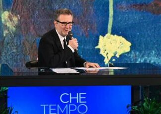 Che tempo che fa, da Angelina Mango a Virginia Raffaele: chi sono gli ospiti di Fabio Fazio oggi
