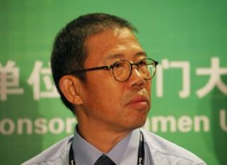 Cina, l’uomo più ricco è nei guai: preso di mira dai nazionalisti