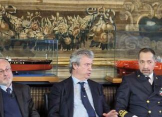 Confitarma: “Su navi ci sono lavoratori ma devono affrontare guerra”