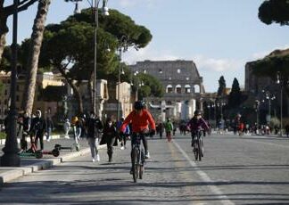 Domenica ecologica a Roma, domani blocco delle auto: orari e mappa zone