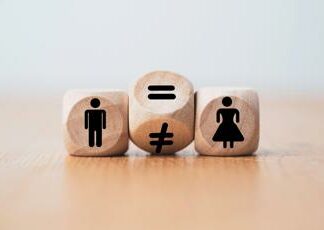 Donne imprenditrici più giovani e più istruite, ma il divario di genere persiste
