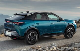 Elettrica o ibrida, la nuova Peugeot 3008 punta sempre più in alto