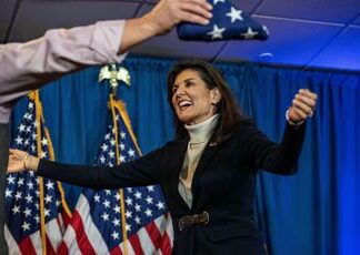 Elezioni Usa, Haley vince le primarie a Washington: primo trionfo su Trump che la insulta