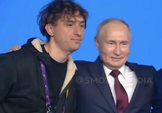“Facciamo un selfie?”, l’italiano e la foto con Putin a Sochi