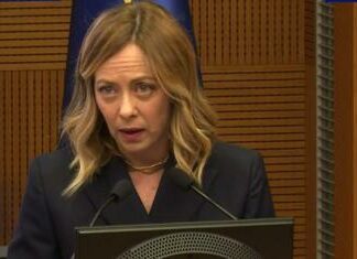 Fisco, Meloni: “Fiera di riforma attesa da 50 anni, non aiutiamo i furbi ma gli italiani onesti”