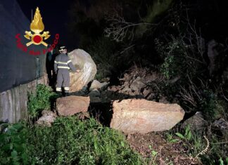 Frana a Tavarnuzze, tragedia sfiorata. Famiglie evacuate Frana a Tavarnuzze, tragedia sfiorata. Famiglie evacuate