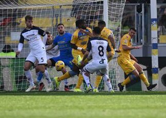 Frosinone-Lecce 1-1, gol di Cheddira e rigore di Krstovic