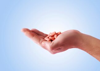 Hiv: studi, triplice terapia efficace in persone con Hiv ed epatite B o Tbc