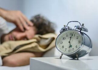 Il bon ton del sonno, non litigare di sera e occhio a cibo e cellulari