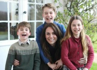Kate è tornata, foto con i figli e un grazie a due mesi dall’operazione