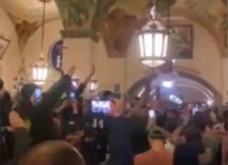 Lazio, tifosi a Monaco nella ‘birreria di Hitler’: saluti romani e cori fascisti