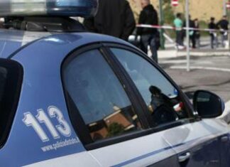 Lecce, uccide moglie a coltellate e si costituisce. Ferita anche la vicina di casa