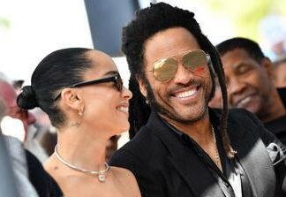 Lenny Kravitz scopre la stella sulla Walk of Fame: la battuta della figlia