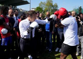 Macron come Rocky, presidente in palestra con i guantoni