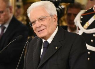 Mattarella: “La libertà di stampa è fondamentale. Fortunatamente il Capo dello Stato non è un re”