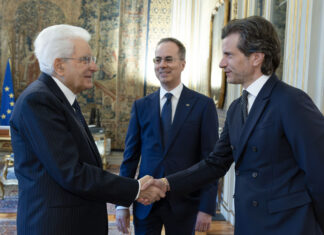 Mattarella riceve i vertici Piaggio, la società compie 140 anni Mattarella riceve i vertici Piaggio, la società compie 140 anni