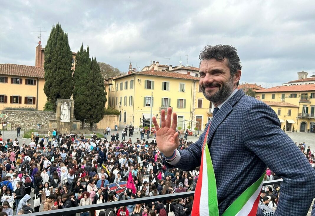 Matteo Biffoni saluta Prato, il sindaco al teatro Metastasio